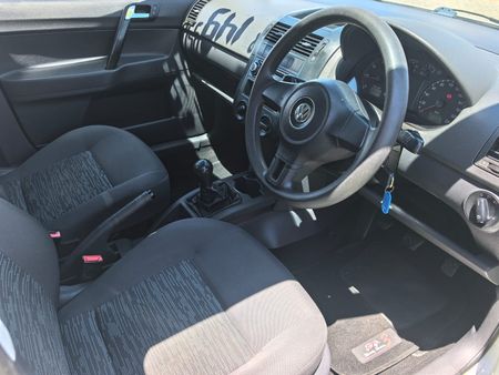 2015-Volkswagen-Polo-Vivo-GP-14-Trendline_14