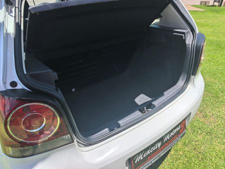 2015-Volkswagen-Polo-Vivo-GP-14-Trendline_22