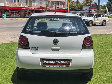 2015-Volkswagen-Polo-Vivo-GP-14-Trendline_8