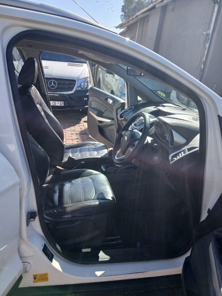 2016-Ford-EcoSport-15-TiVCT-Ambiente_8
