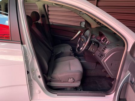 2010-Chevrolet-Aveo-16-LS-Hatch_10