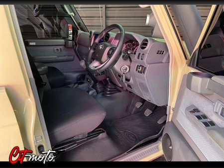 2021-Toyota-Land-Cruiser-79-45-D-Namib-Double-Cab_9