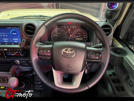 2021-Toyota-Land-Cruiser-79-45-D-Namib-Double-Cab_13