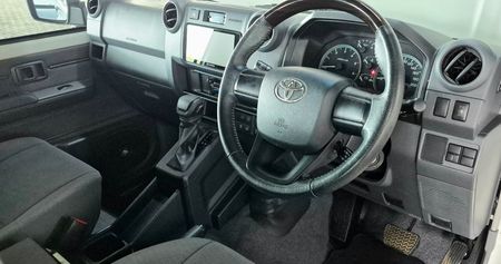 2024-Toyota-Land-Cruiser-76-28GD-6-Station-Wagon-LX_6