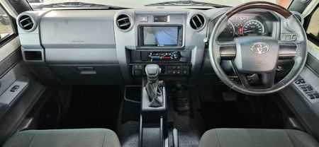 2024-Toyota-Land-Cruiser-76-28GD-6-Station-Wagon-LX_7