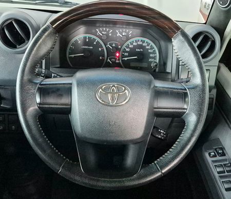2024-Toyota-Land-Cruiser-76-28GD-6-Station-Wagon-LX_8