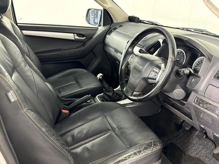 2017-Isuzu-KB-300-D-Teq-LX-4x4-Double-Cab_8