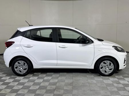 2025-Hyundai-Grand-i10-10-Motion_16