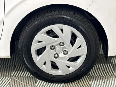 2025-Hyundai-Grand-i10-10-Motion_5