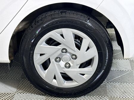 2025-Hyundai-Grand-i10-10-Motion_6