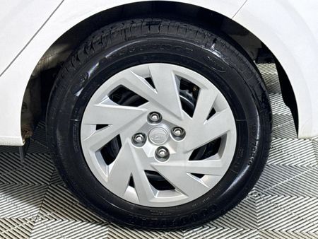 2025-Hyundai-Grand-i10-10-Motion_7