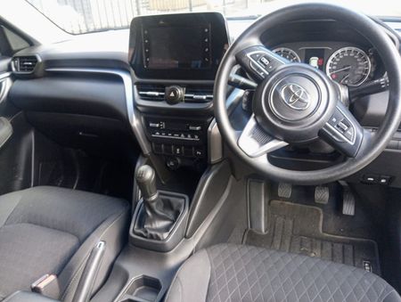 2024-Toyota-Urban-Cruiser-15-XR_12