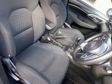 2024-Toyota-Urban-Cruiser-15-XR_8