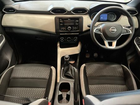 2025-Nissan-Magnite-10T-Acenta_9