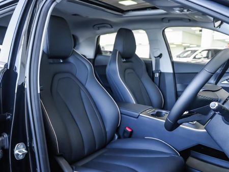 2026-Omoda-C5-15T-Luxury_7