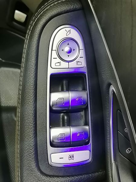 2020-Mercedes-Benz-C-Class-C300-Auto-with-Sunroof_23