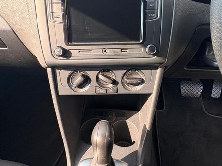2022-Volkswagen-Polo-Vivo-16-Comfortline-Auto-5-dr_6