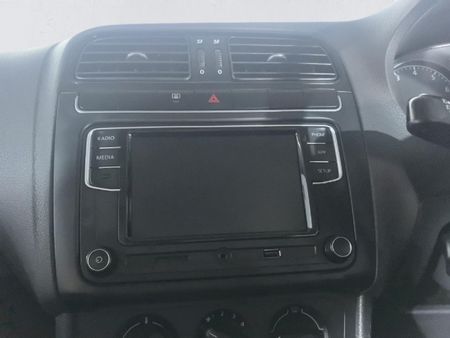 2024-Volkswagen-Polo-Vivo-14-Comfortline-5-dr_10