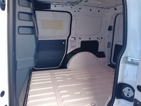 2026-Volkswagen-Caddy-Cargo-20-TDI-75kw-FC-PV_10