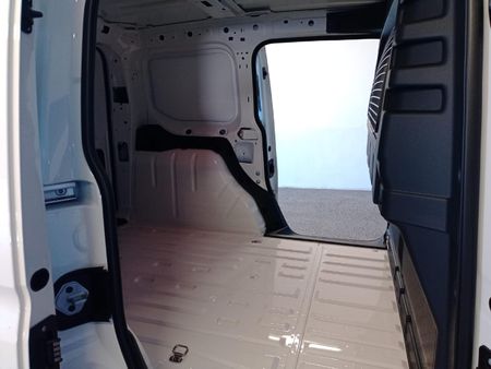 2026-Volkswagen-Caddy-Cargo-20-TDI-75kw-FC-PV_18