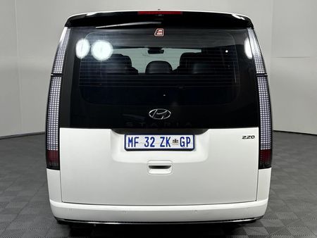 2022-Hyundai-Staria-22d-Luxury-Auto_19