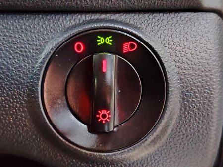 2013-Volkswagen-Polo-Vivo-14-Trendline-Auto_9