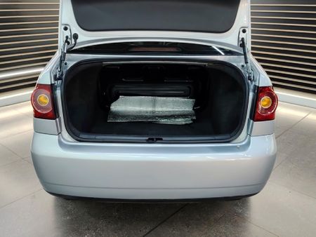 2013-Volkswagen-Polo-Vivo-14-Trendline-Auto_4