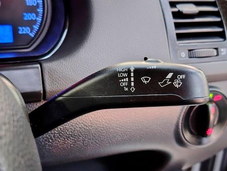 2013-Volkswagen-Polo-Vivo-14-Trendline-Auto_8