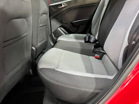 2015-Hyundai-i20-12-Motion_11