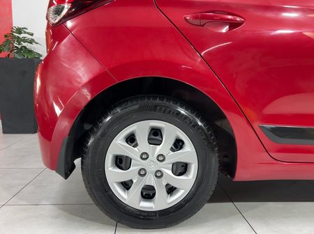 2015-Hyundai-i20-12-Motion_16