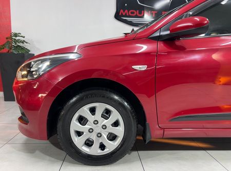 2015-Hyundai-i20-12-Motion_20