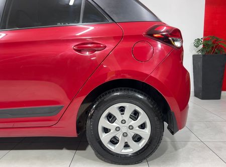 2015-Hyundai-i20-12-Motion_21