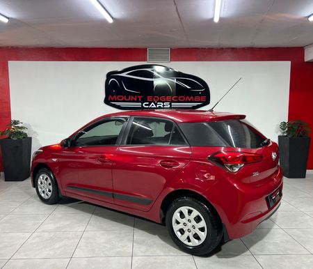 2015-Hyundai-i20-12-Motion_22