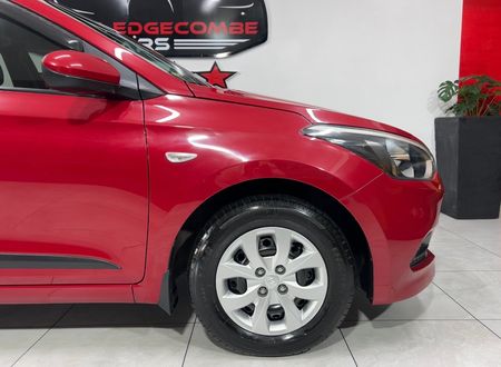 2015-Hyundai-i20-12-Motion_2