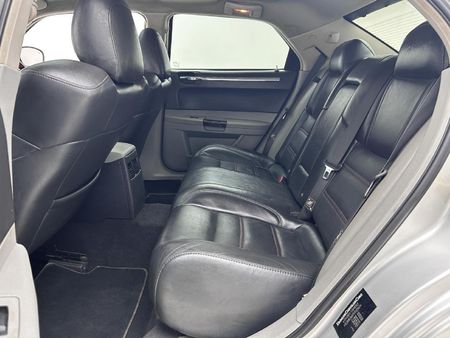 2006-Chrysler-300C-35-V6-Auto_11