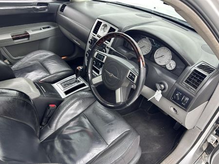 2006-Chrysler-300C-35-V6-Auto_14