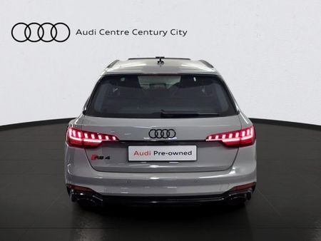 2024-Audi-RS4-Avant-quattro-Auto_4