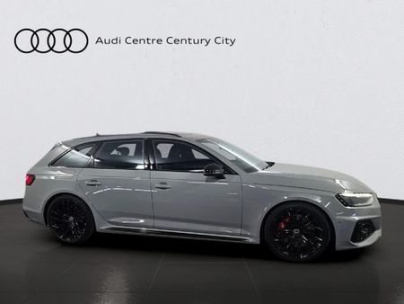 2024-Audi-RS4-Avant-quattro-Auto_6