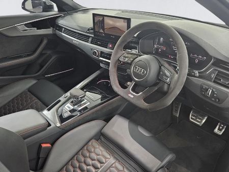 2024-Audi-RS4-Avant-quattro-Auto_8