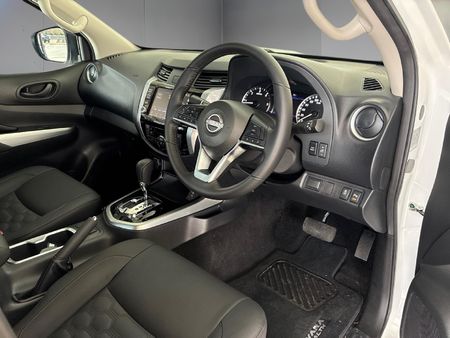 2026-Nissan-Navara-25DDTi-Stealth-Auto_12