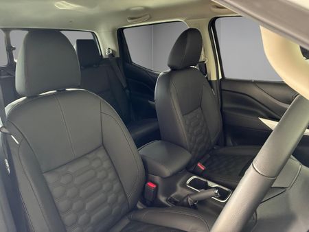 2026-Nissan-Navara-25DDTi-Stealth-Auto_15