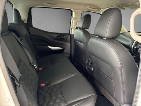 2026-Nissan-Navara-25DDTi-Stealth-Auto_16