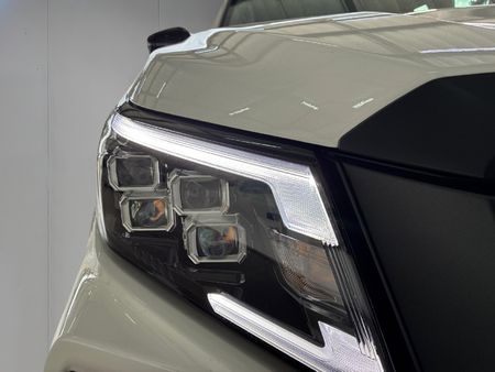 2026-Nissan-Navara-25DDTi-Stealth-Auto_8