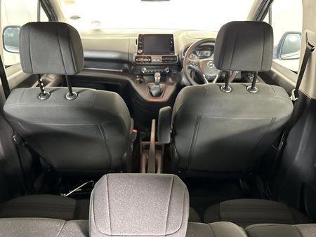 2019-Opel-Combo-Life-Enjoy-16-TD_14