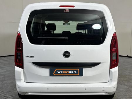 2019-Opel-Combo-Life-Enjoy-16-TD_18