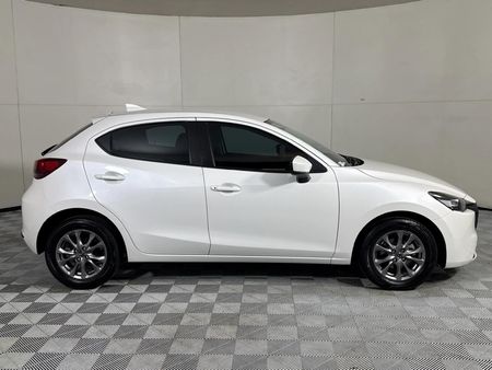 2025-Mazda-2-15-Dynamic-Auto-5-dr_15