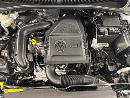 2024-Volkswagen-Polo-10-TSI-R-Line-Auto_11