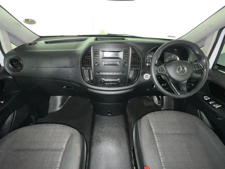 2020-Mercedes-Benz-Vito-116-22-CDI-Tourer-Pro-Auto_1