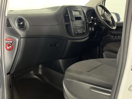 2020-Mercedes-Benz-Vito-116-22-CDI-Tourer-Pro-Auto_8