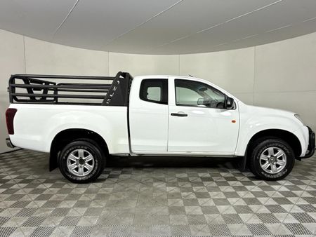 2016-Isuzu-KB-250D-Teq-HO-Hi-Riderr-Extended-Cab_13